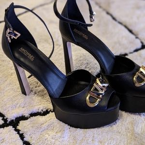 New Michael kors heeled sandals